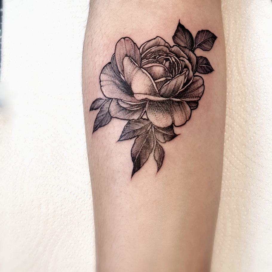 Tatouages rose signification idées de tattoo de roses